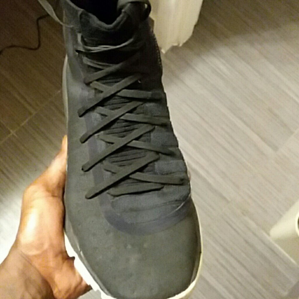 Curry 4s - Picture 3 of 4